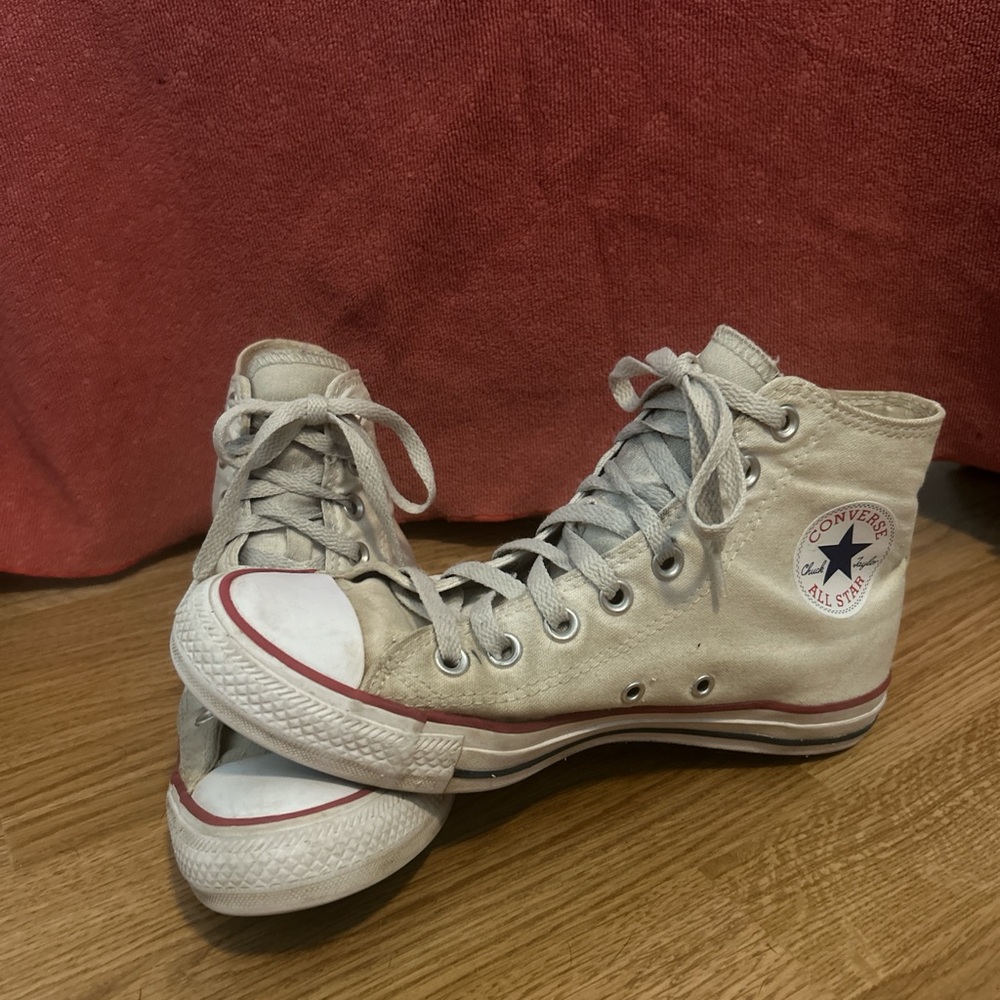 White Chuck Taylor All Star Converse-Size 9
